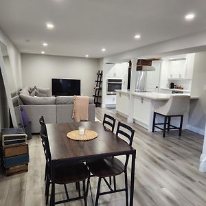 Barrie'S Best - Spacious & Bright 2 Bedroom Apartment Exterior photo
