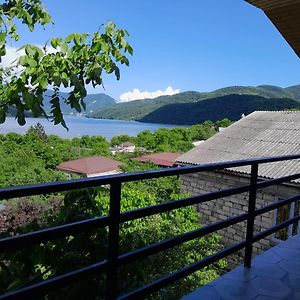 Guest House -Ananuri Veranda Hotel Exterior photo