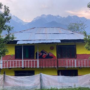 Musaafir Kalga Kalgha Exterior photo