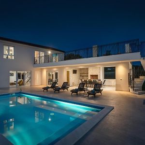 Splendid Ibiza Retreat Luxurious Villa Overlooking 普拉亚登博萨 Exterior photo