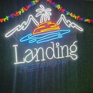 The Landing Hotel And Restaurant 莫约加尔帕 Exterior photo