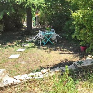 Maison D'Une Chambre Avec Jardin Clos Et Wifi A Vachères Exterior photo