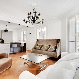 Luxury Flat In 勒瓦卢瓦-佩雷 Exterior photo