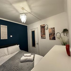 Stylish 1 Bedroom Flat Burnham 斯劳 Exterior photo