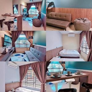 Comfort home 5min to Airport 15min to city center 近机场 适合小家庭 安静小区 Penampang Room photo