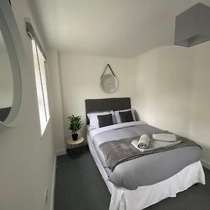 麦斯堡Doncaster Furnished House For Short Lets别墅 Room photo