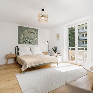 Design-Apartment In Linz Mit Netflix & Balkon Exterior photo