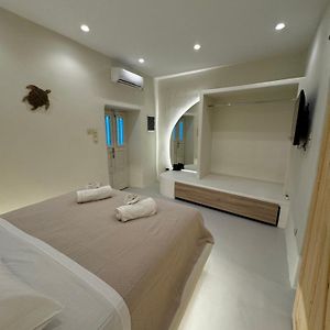 White Sand Jacuzzi Suite 伊奥斯乔拉 Exterior photo