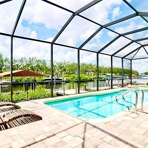 Serenity & Luxury: Waterfront Oasis W Private Pool 布雷登顿 Exterior photo