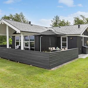 3 Bedroom Lovely Home In Hejls Exterior photo