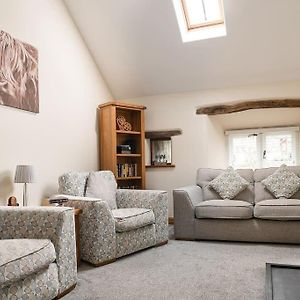 Gorse Barn - A Cosy Barn Conversion In North Wales With A Log Burner Tal-y-Cafn Exterior photo