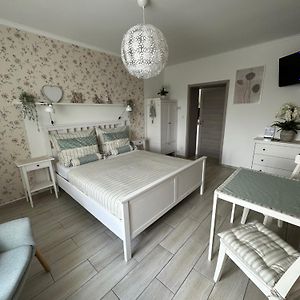 Rudice Romanticky Apartman Nezdenice Exterior photo