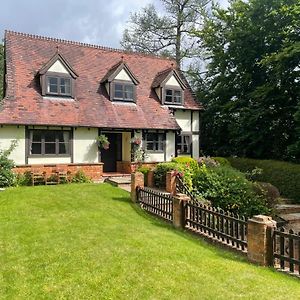 Classic Chilterns Cottage In Lovely Countryside 比肯斯菲尔德 Exterior photo