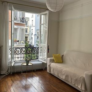 Charming Parisian Apartment 圣芒代 Exterior photo