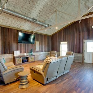 Quiet Kaufman Studio Cabin On Spacious Ranch! Exterior photo