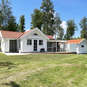 Cosy Cottage Close To Varnamo With Stunnning A Lakeview Bor Exterior photo