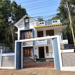 Vaisharad Home Stay 特里凡得琅 Exterior photo