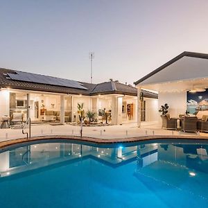 Luxury Mooloolaba Retreat With Spa & Pool Exterior photo