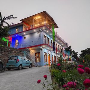 Radha Gopal Royal Resort 考萨尼 Exterior photo