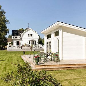 Beautiful Home In Mmeberg With House Sea View Åmmeberg Exterior photo