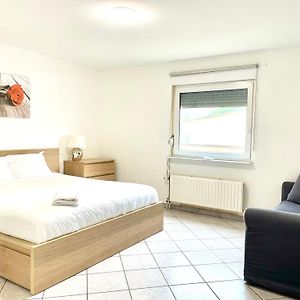 Large Room Free Parking 10Mins To Luxembourg Airport Excellent Customer Service Exterior photo