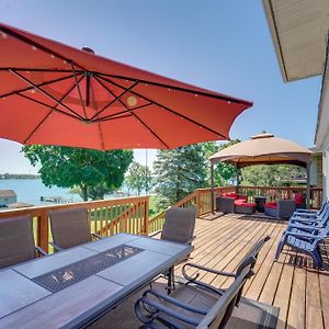 Riverfront Michigan Abode - Dock, Grill And Fire Pit Marysville Exterior photo