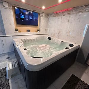 Spa Jacuzzi Moon White Vaudherland Exterior photo