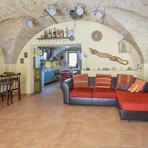 Nice Apartment In Castilenti With Wifi Exterior photo