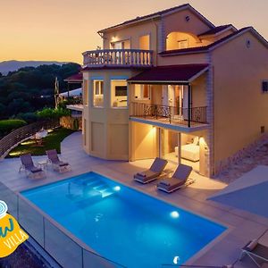 Estasia Luxury Villa With Private Pool By Dadovillas 科梅诺 Exterior photo