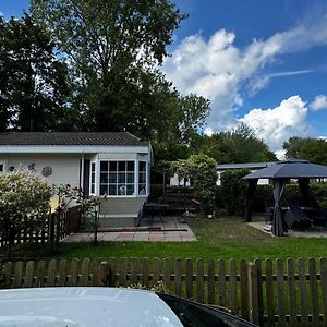 Pure - Cottage In Zeeland - Nature - Lake Hoek Exterior photo