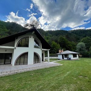 Villa Duboka 布戈伊诺 Exterior photo