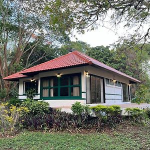 Ban Na MengBaan Korbsuk Teak Cabins 3-4别墅 Exterior photo