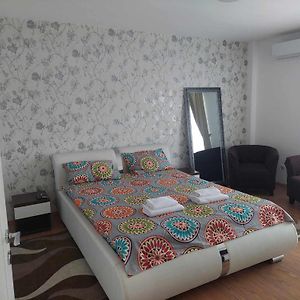 One-Bedroom Apartment With Balcony 克卢日-纳波卡 Exterior photo