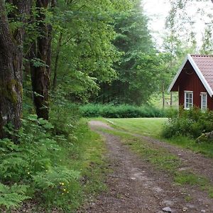 SexdregaHolzhaus In Der Naehe Eines Sees Mit Boot Und Ideal Zum Angeln别墅 Exterior photo