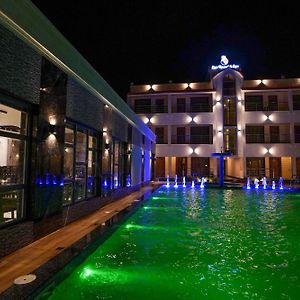 Lipi Resort And Spa 曼达莫尼 Exterior photo