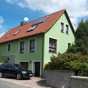 Geraumige Ferienwohnung Mit Terrasse, In Gunstiger Zentraler Lage In Der Oberlausitz, Idealer Ausgangspunkt Fur Vielerlei Ausfluge In Die Umgebung Crostwitz Exterior photo