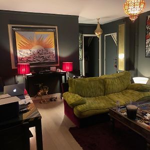 Chambre Dans Un Appartement Plein De Charme Et Elegance 勒瓦卢瓦-佩雷 Exterior photo