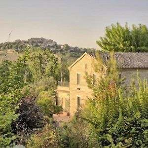 Historische Villa Von 300 Quadratmetern Mit 4 Schlafzimmern Und Grossem Garten Ostra Exterior photo