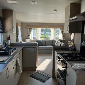 New 2 Bed Caravan In South Cerney 南塞尔尼 Exterior photo