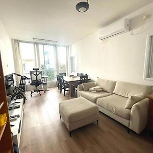 Cozy Vibe Apartment Near Hayarkon Park Herzelia Exterior photo