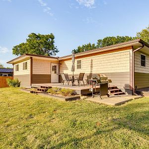 Quiet Jefferson City Retreat - Walk To Mckay Park! Exterior photo