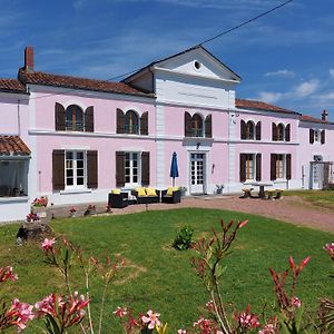 Saint-Jean-dʼAngélyMaison Rouge住宿加早餐旅馆 Exterior photo