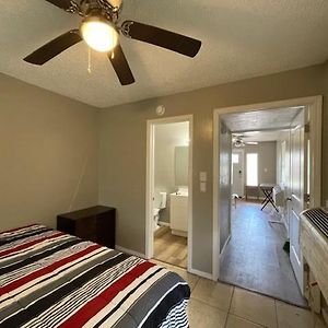 One Bed 1 Bath With Full Kitchen Near Fort Sill 劳顿 Exterior photo
