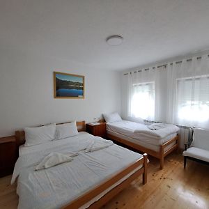 Rooms Lida & Friendly Home 普拉夫 Exterior photo