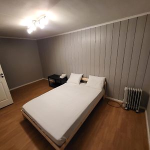 Classic 4 Bedrooms, 9 Guest Apartment Kjeller 利勒斯特罗姆 Exterior photo