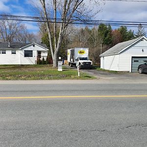 Lincoln Home Oromocto Exterior photo