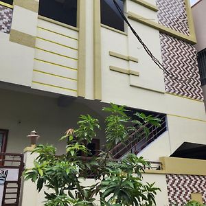Mandapeta Kalyani Residency酒店 Exterior photo
