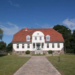 Gutshaus Ganzlin Comfortable Holiday Residence Exterior photo