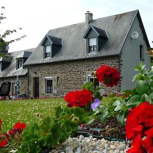 Maison Confortable A Saint Laurent De Cuves Avec Jardin别墅 Exterior photo