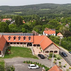 OrfűCsipke Vendeghaz住宿加早餐旅馆 Exterior photo